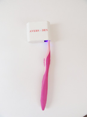 Бактерицидный очиститель зубной щётки 