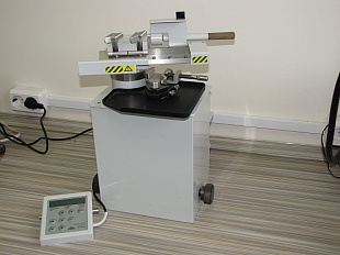 Microtome with microprocessor control 