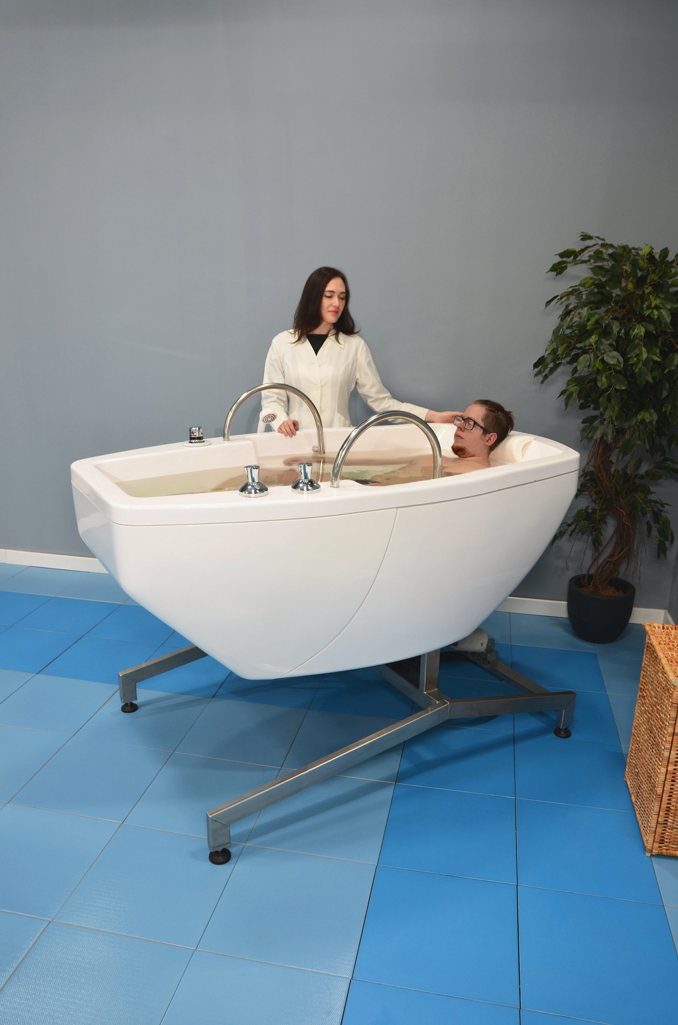 “Neman” hydrotherapy bath (320/250 l)
